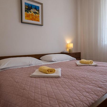 Irena'S Place A2 罗维尼 外观 照片