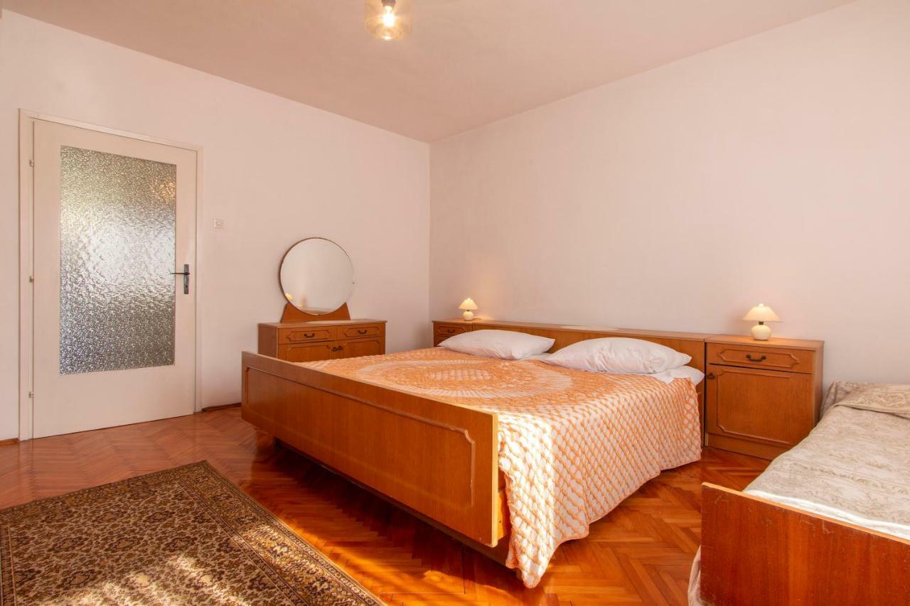 Irena'S Place A2 罗维尼 外观 照片