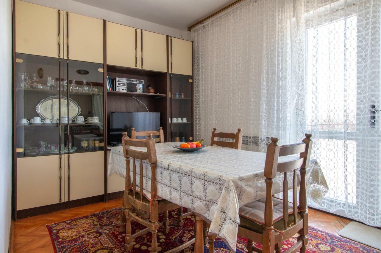 Irena'S Place A2 罗维尼 外观 照片
